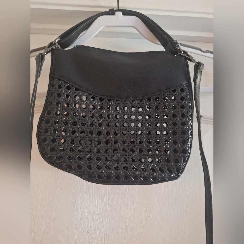 NWOT Elegant Black Women's Handbag Purse Evans‎ Vegan Rattan Crossbody